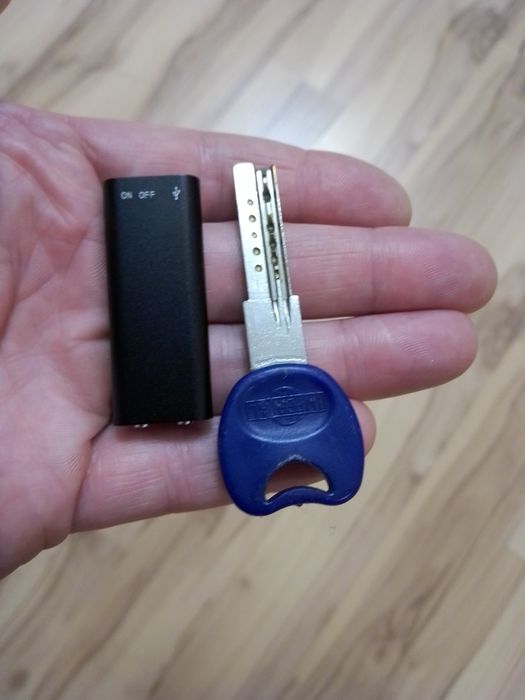 Самый маленький диктофон с активацией голосом Savetek 200, 8 Гб памят