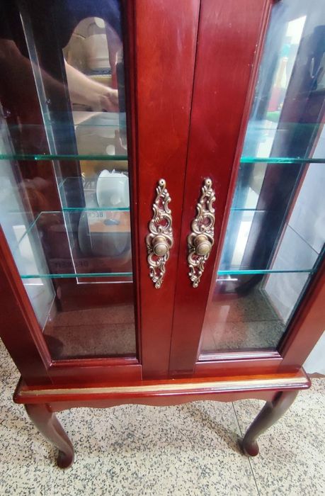 Vitrine pequena restaurada