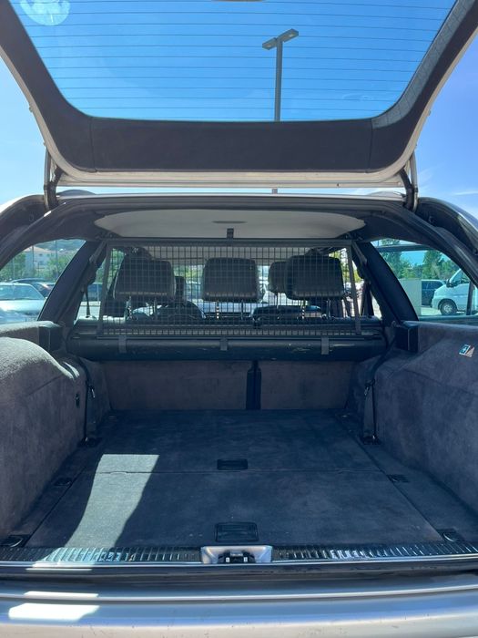 MERCEDES-BENZ E300 Avantgard