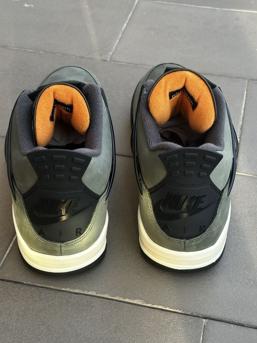 Air Jordan 4 undefeated