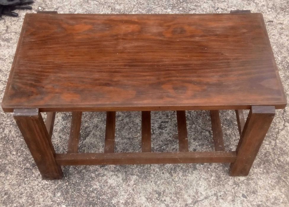 Mesa 82cm, 41 cm, bom estado