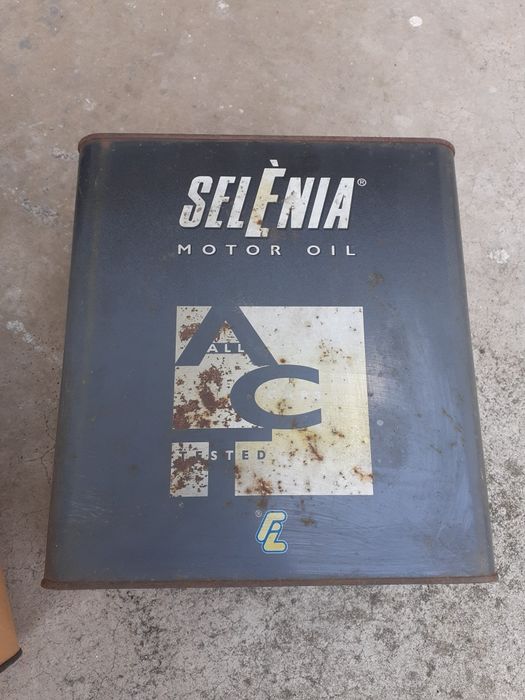 Latas de óleo vintage colecionáveis