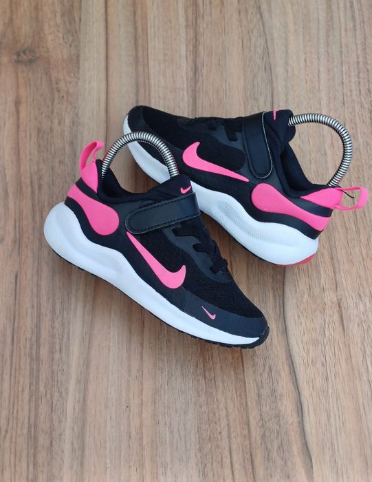 Nike Revolution 7 дитячі літні кросівки кросовки сітка на дівчинку 26-27р