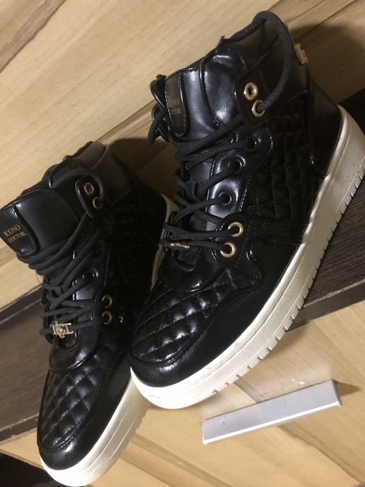 Взуття унісекс, чоловіче і жіноче