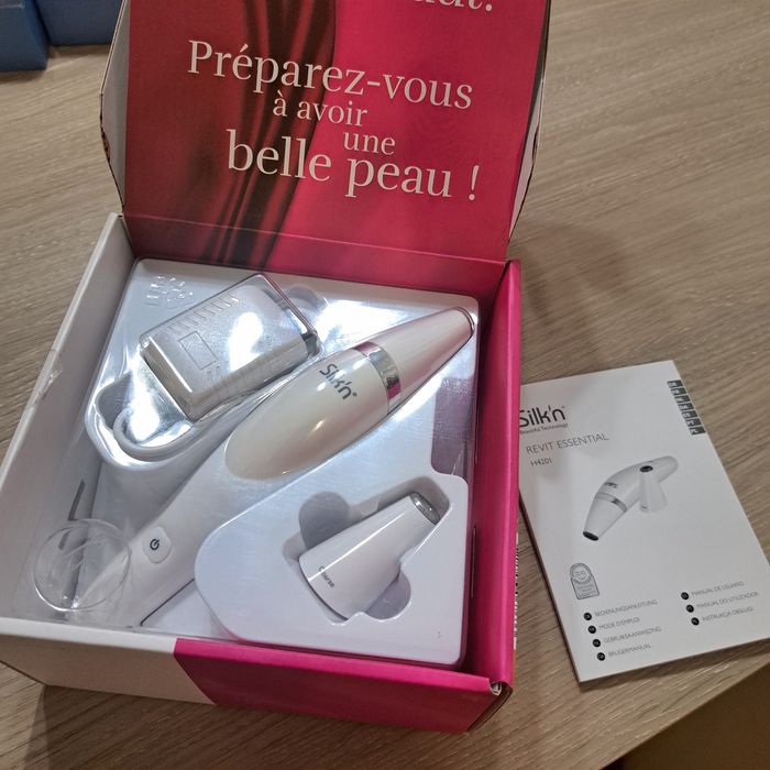 Nowe urządzenie do mikrodermabrazji diamentowem Silkin pielęgnacja twa