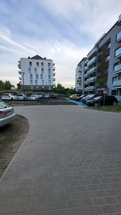 Wynajmę Miejse Postojowe przy ul. Hallera 32A/B/C. Wodna Dolina, Forum Polecam!!! - Widok 5