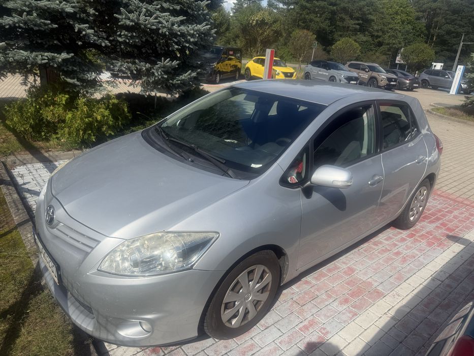 Toyota Auris od starszego małżeństwa.