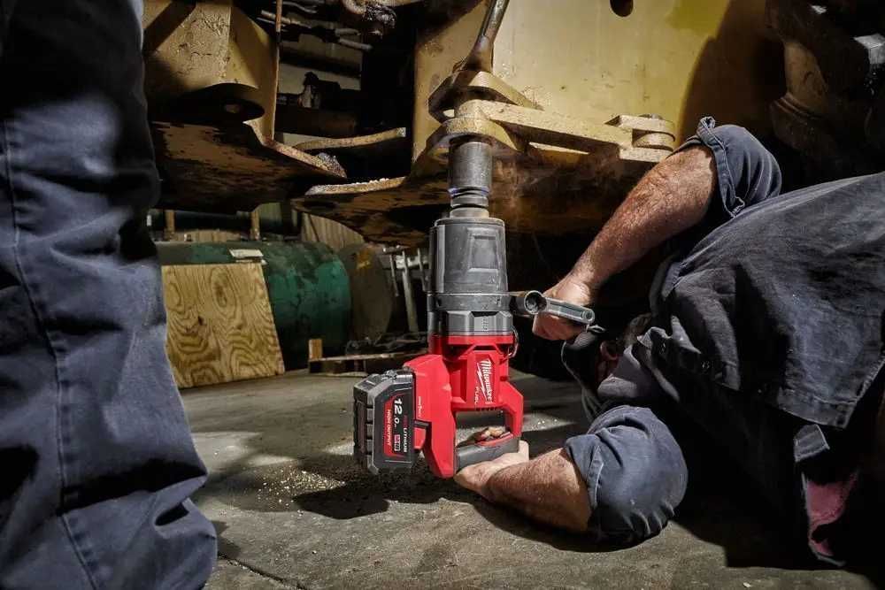 Гайковерт акумуляторний Milwaukee M18 FUEL ONEFHIWF1D-121C, 2711Нм