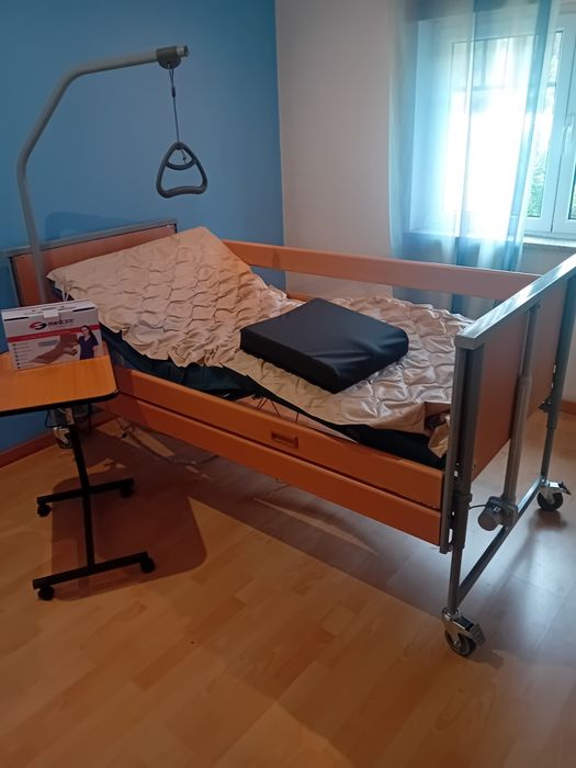 Cama articulada como nova
