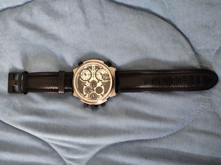 Relógio Police Python