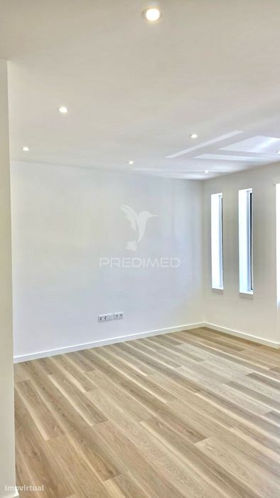 Apartamento T3 Remodelado na Nazaré para comprar
