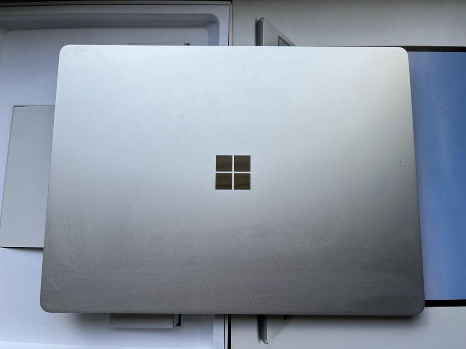 Laptop Microsoft Surface Laptop Go model 1943