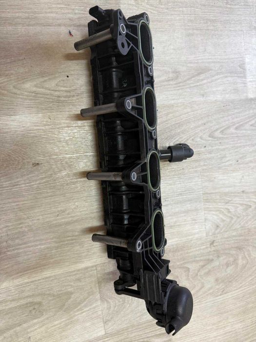 Впускной коллектор впускний колектор Audi Q5 ку a4 b8 a5 q5 2009-2017