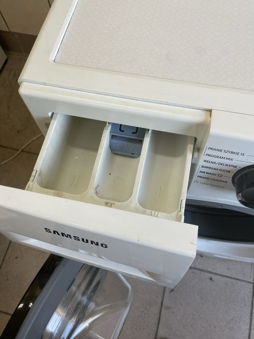 Sprzedam pralkosuszarkę Samsung 8/6 kg w bardzo dobrym stanie