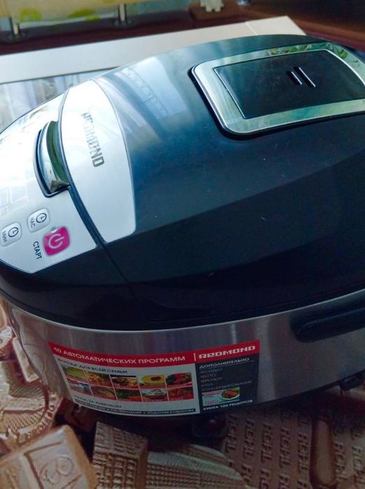 Мультиварка « Redmond »