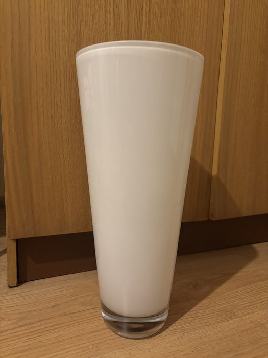 Продам високу скляну вазу для квітів