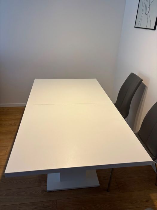 Biały stół rozkładany 160/200 × 90 cm – bardzo dobry stan