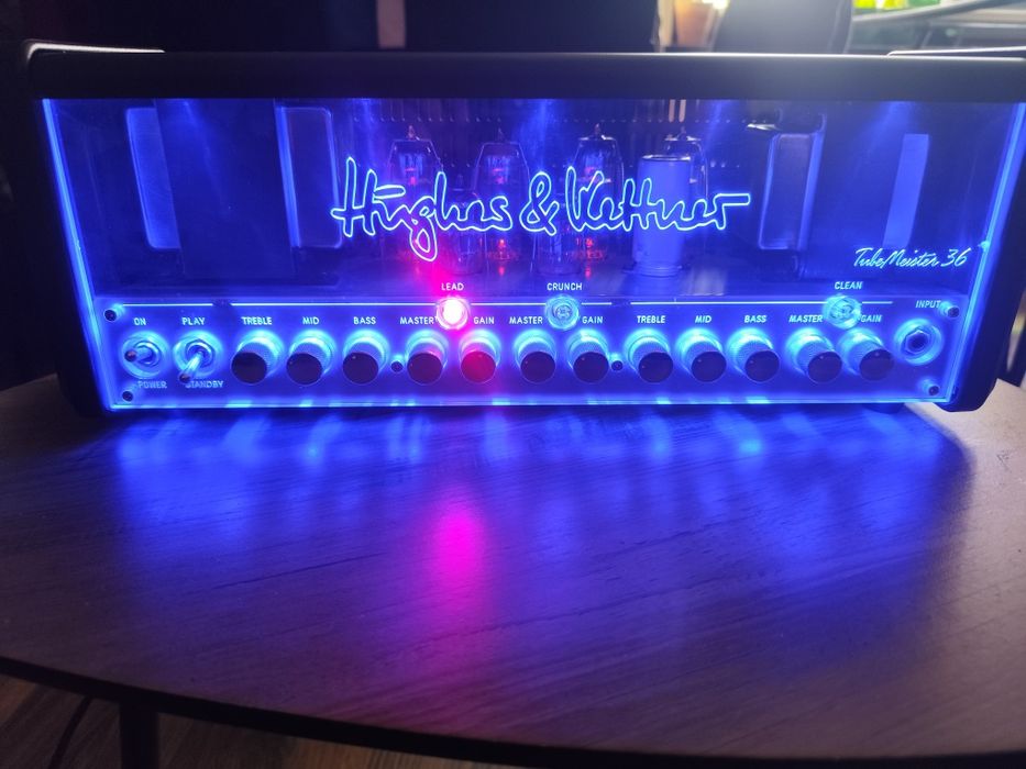 Hughes&Kettner- footswitch i torba w zestawie