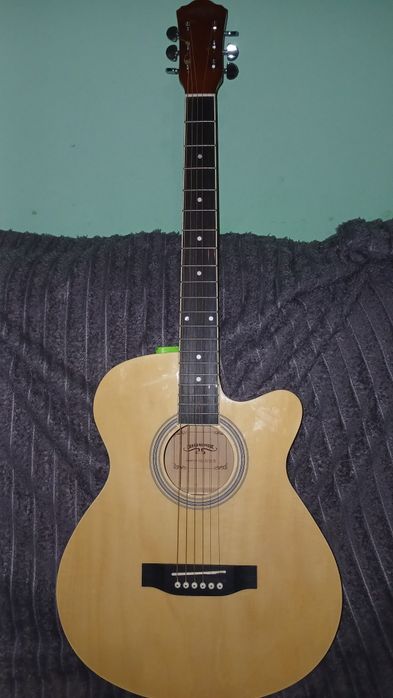 шестиструна акустика