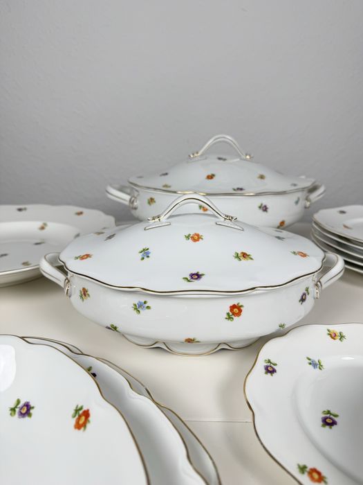 Serwis obiadowy Rosenthal Selb Germany - motyw kwiatowy ze złoceniami