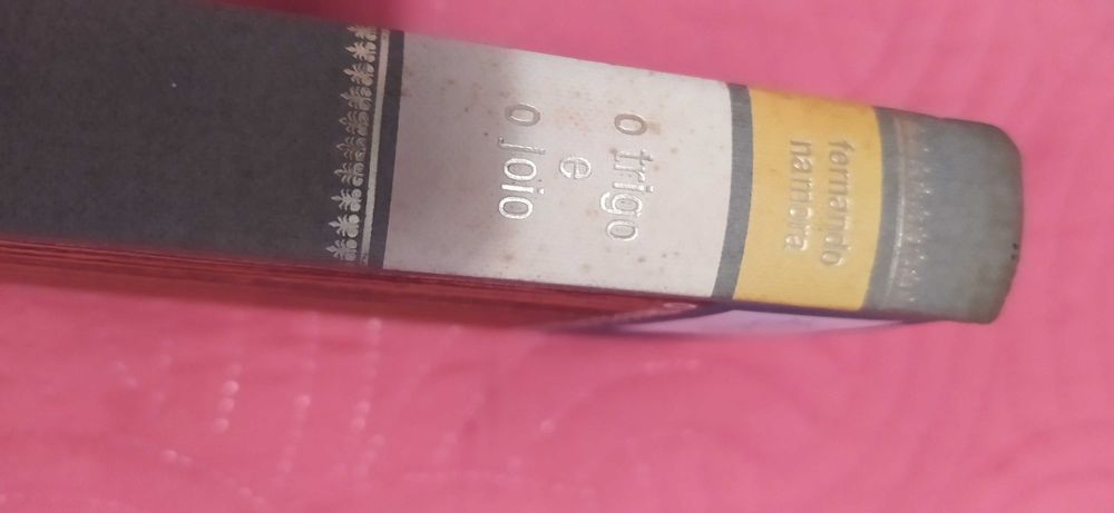 livro o trigo e o joio