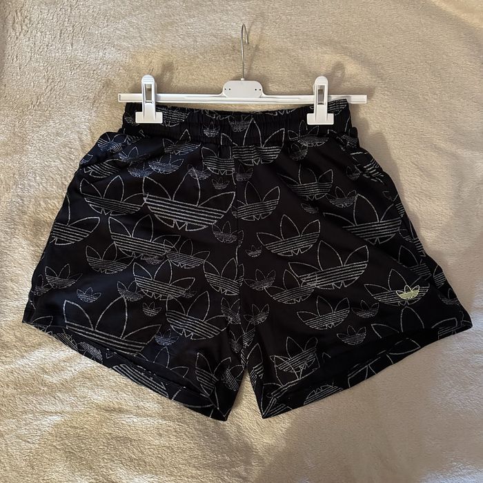 Szorty damskie błyszczące adidas originals