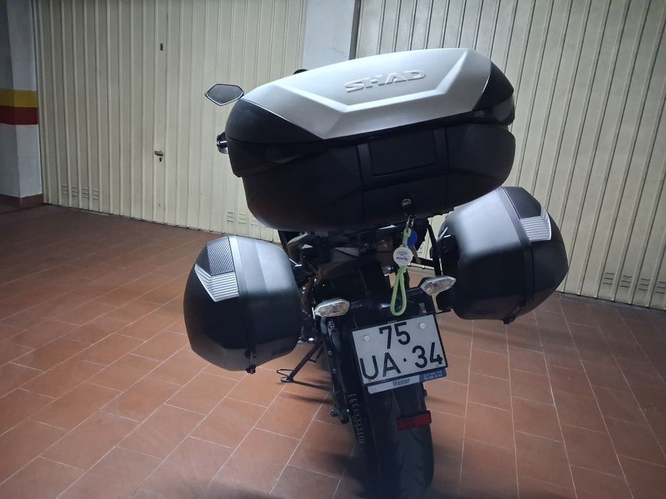 Kawasaki versys 650 com 3 malas
