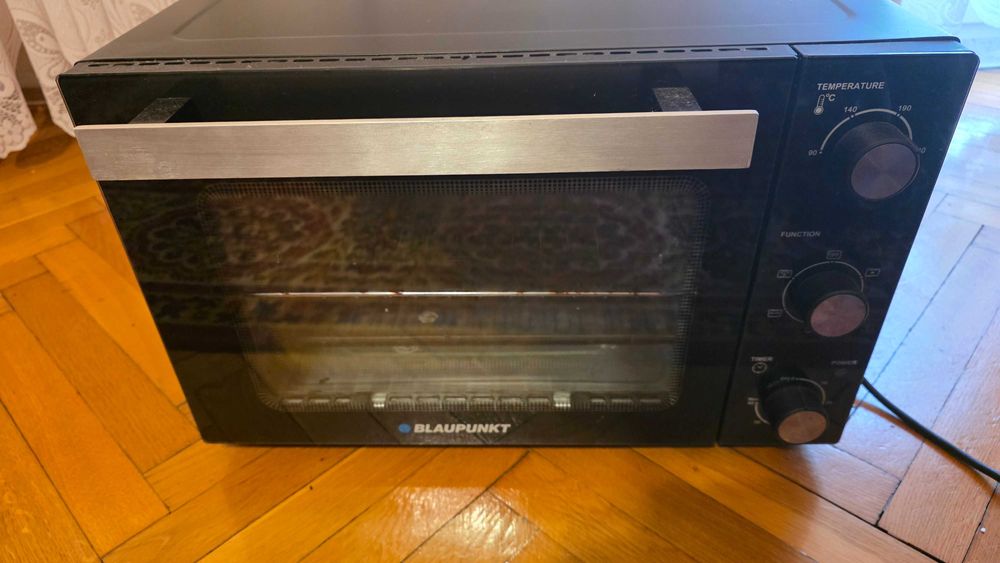 Piekarnik elektryczny Mini stołowy Blaupunkt EOM501 Termoobieg rożen