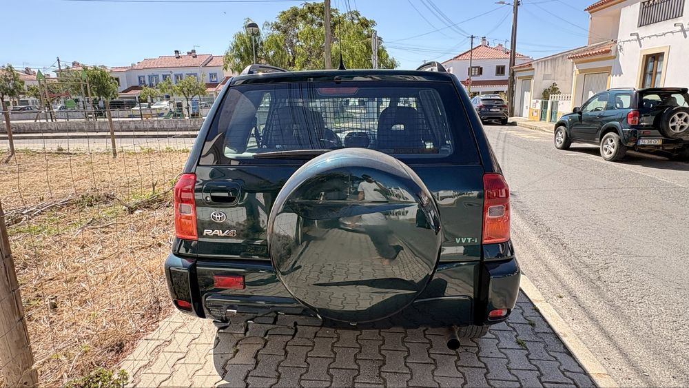 Toyota RAV4 2.0 poucos kms