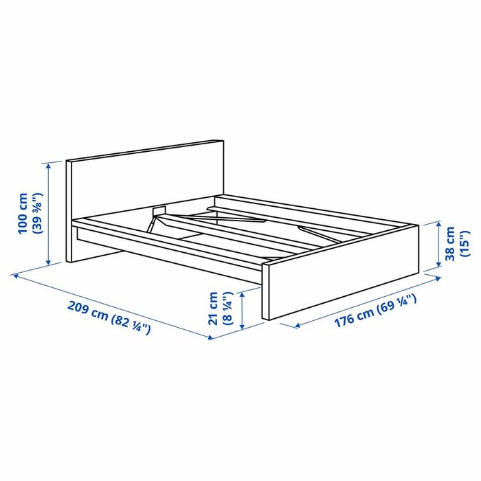 Cama + estrado + 2 mesas de cabeceira
