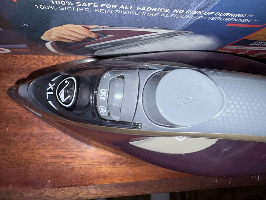 Утюг  Tefal Smart protect plus FV6870E0
