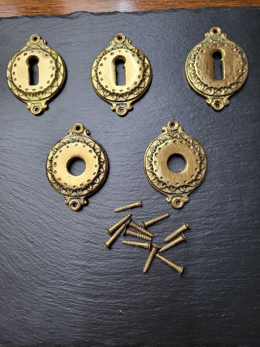 Zestaw elementów mosiężnych