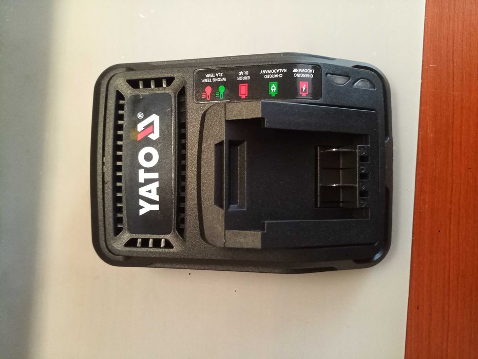 Корпус зарядного пристрою Yato 18v