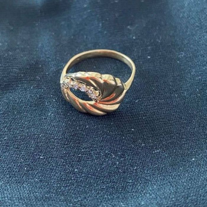 Кольцо золотое женское