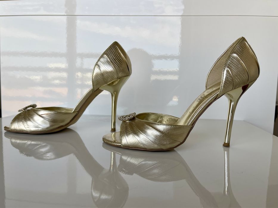 Sapatos Dourados Aldo