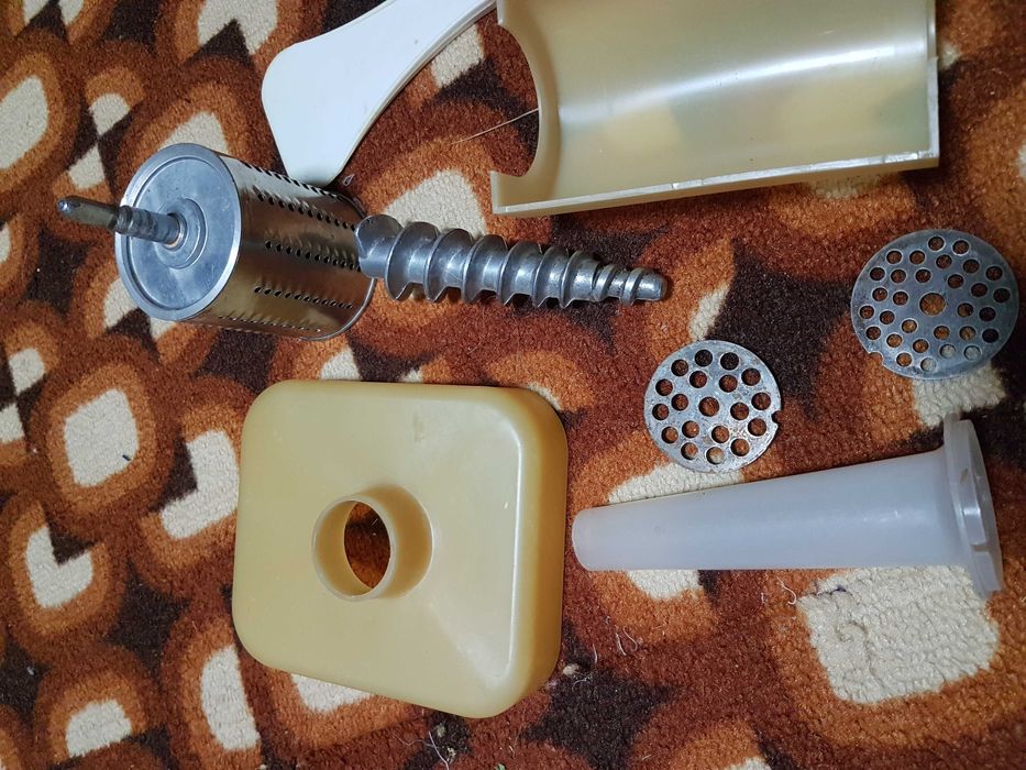 Торг! электрическая мясорубка СССР рабочая