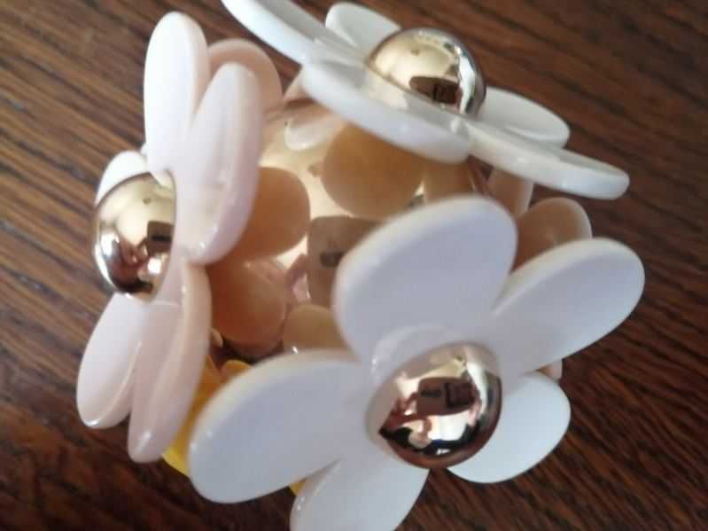 perfumy dla kobiet ozdobny korek od butelki perfum Marc Jacobs Daisy