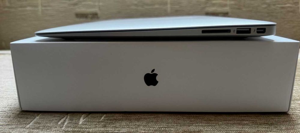 Macbook Air A1466 13.3" 2017 Intel Core i5 8GB/256GB SSD