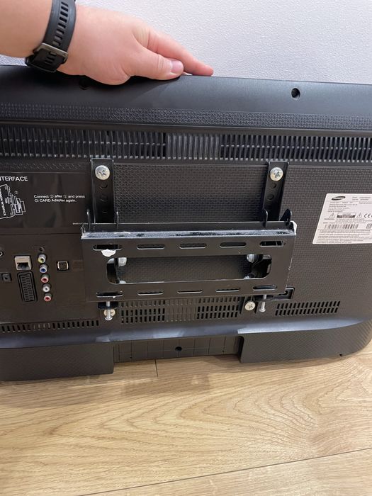 Telewizor samsung UE32H5500 + uchwyt ścienny