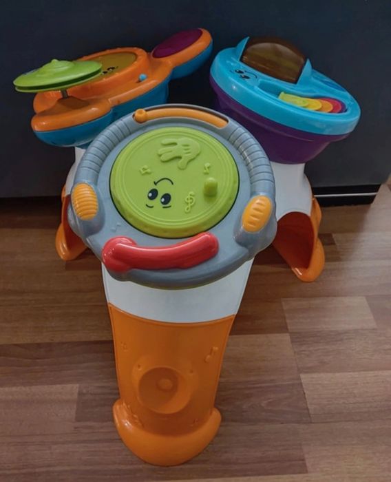 Stolik zespołu muzycznego 3w1 chicco perkusja marakasy dj zabawka