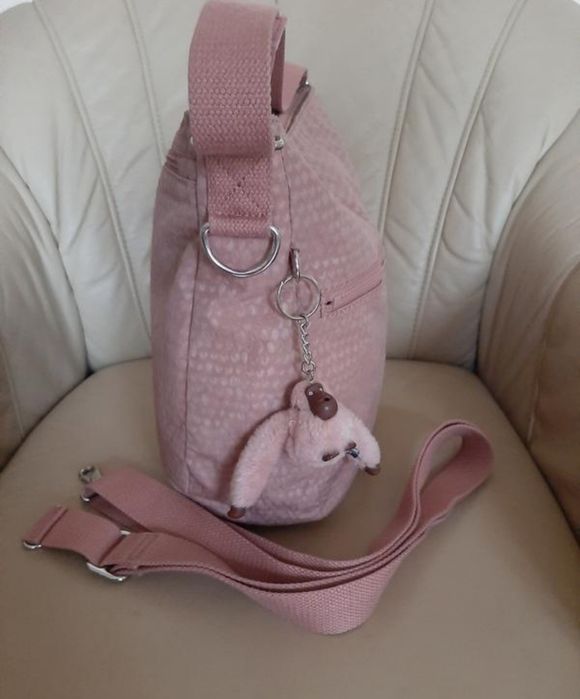 Велика, непромокальна сумка від Kipling FENNA.