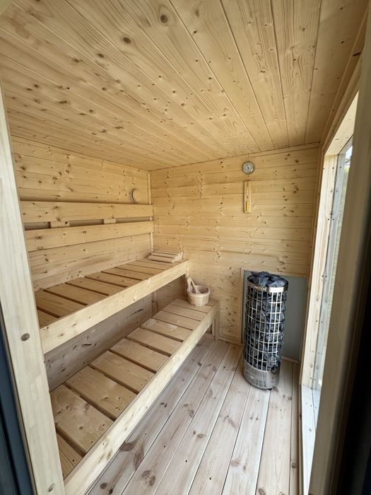 Sauna ogrodowa elektryczna piec Harvia sauna z zadaszeniem balia jacuzzi