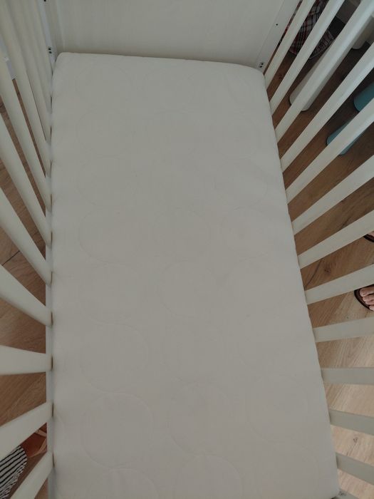 Cama berço de grades
