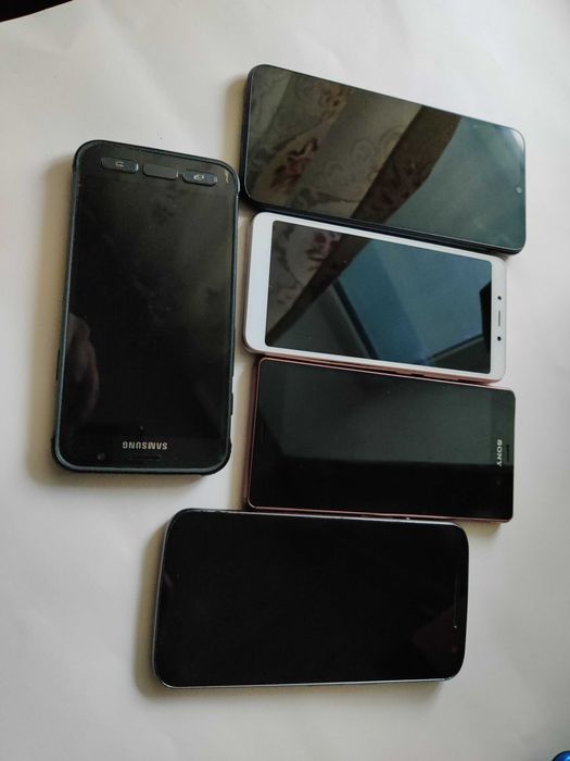 лот смартфонів 13шт. Motorola/Redmi/Samsung робочі та на запчастини