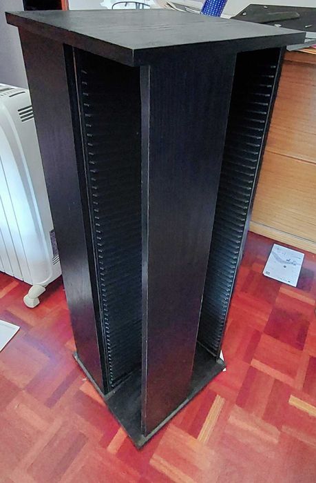 Torre rotativa para cd's
