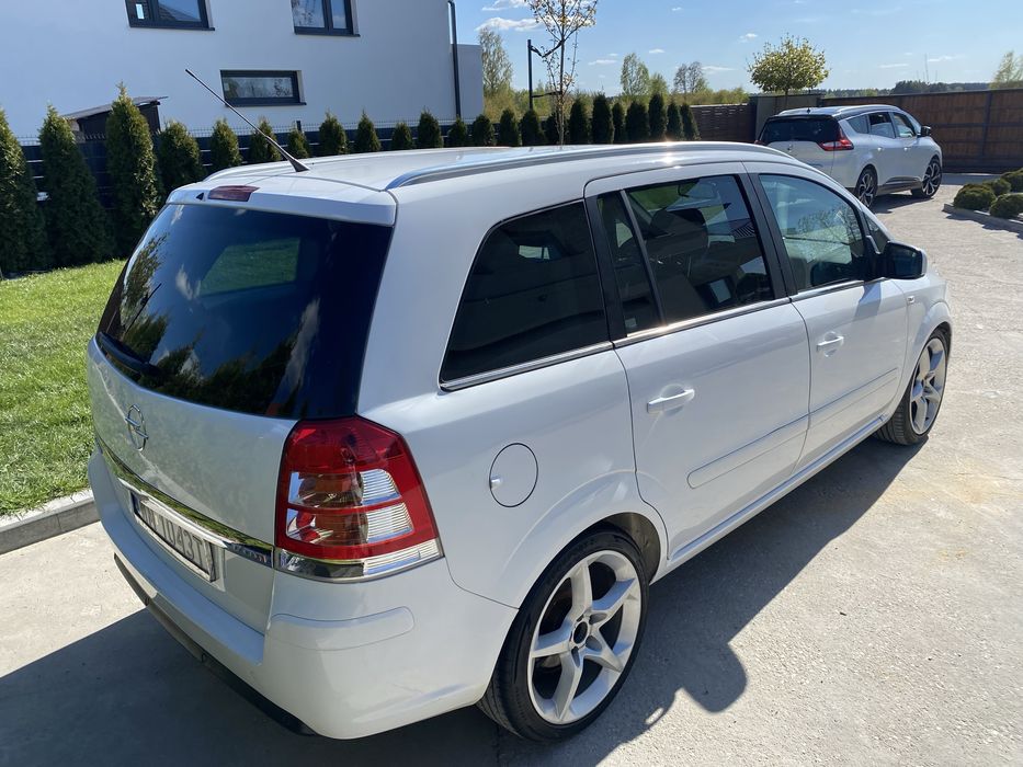 Opel Zafira B  2010r