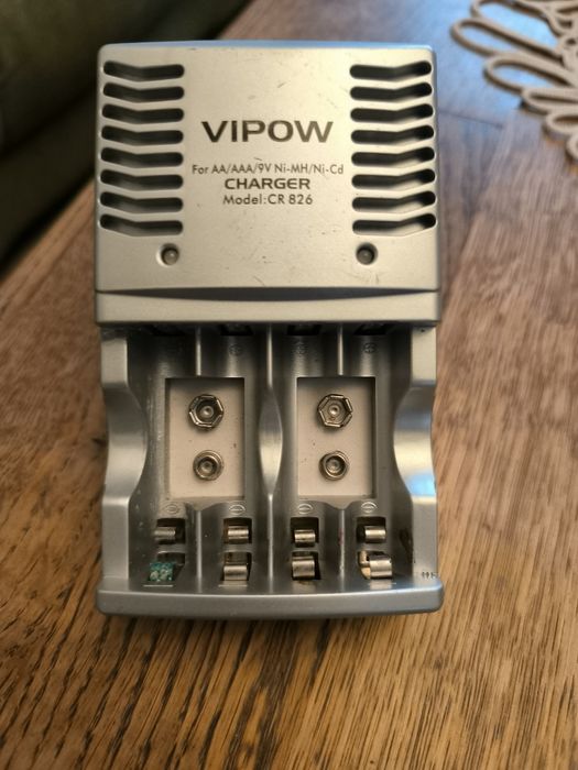 Ładowarka Vipow AA/AAA
