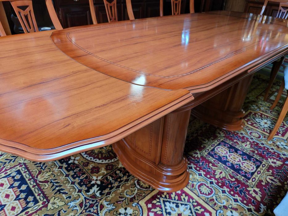 Mesa de sala extensível - Bom estado geral - Só a mesa as cadeiras sã