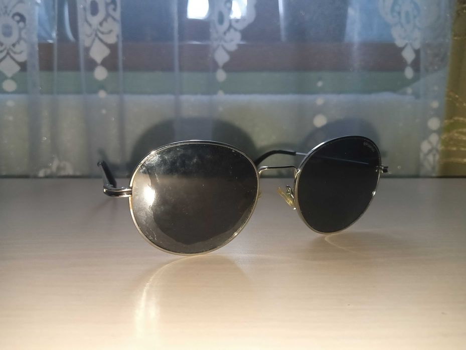 Polaroid MODEL 6105/SX вместе с чехлом
