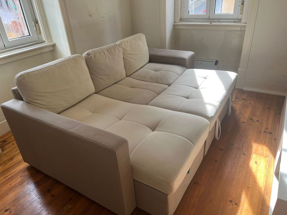 Sofa cama com dois pufs